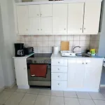 Michalis Apartment- Close To Port, Beaches
